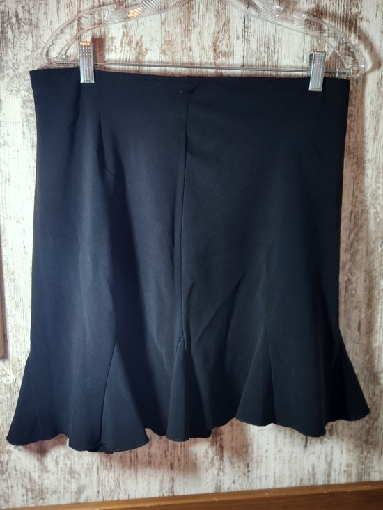 Charlotte Russe Dresses & Skirts - Charlotte Russe Black Midi Flared Panel Skirt Size 11/12